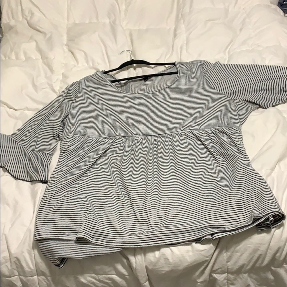 STRIPE BELL SLEEVE BABYDOLL TEE